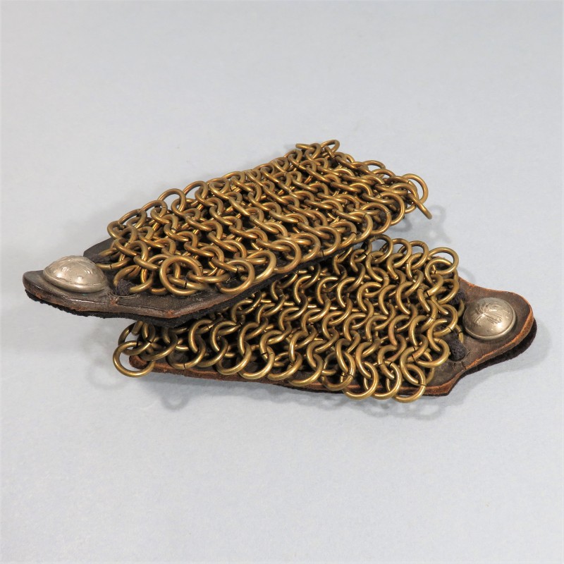 PAIRE D'EPAULETTE A ANNEAUX OU MAILLES POUR PORTER LES TUYAUX VESTE DE SAPEURS POMPIERS VERS 1880 1900