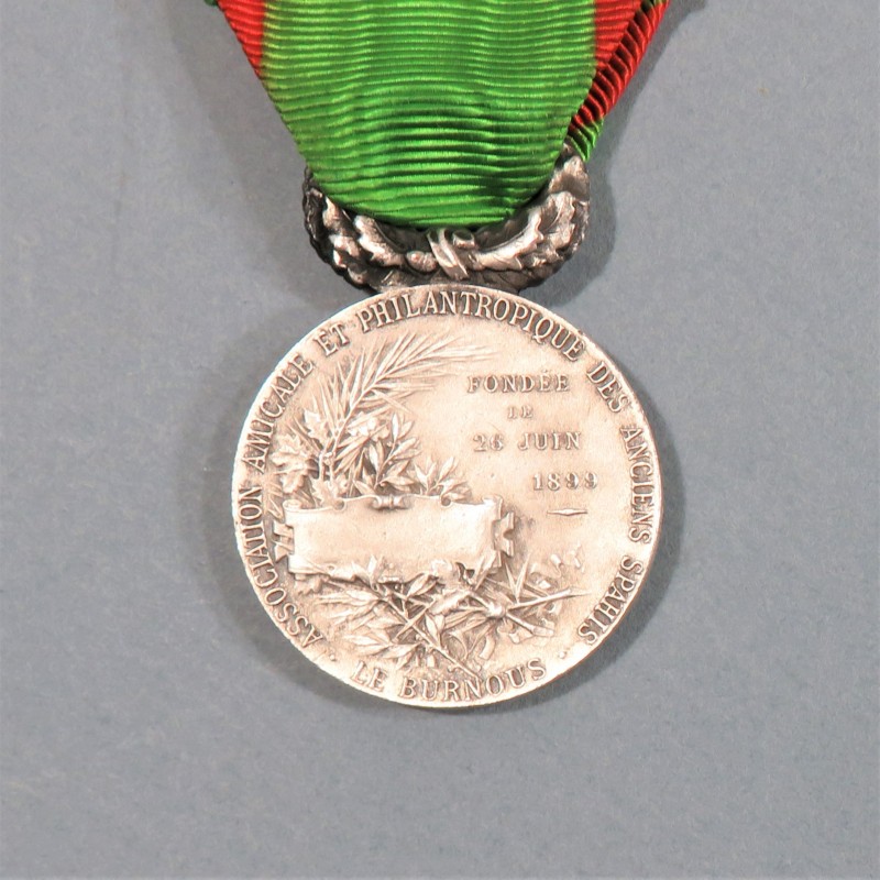 MEDAILLE DE L'ASSOCITION AMICALE ET PHILANTROPIQUE DES ANCIENS SPAHIS LE BURNOUS FONDEE LE 26 JUIN 1899 DEUXIEME TYPE