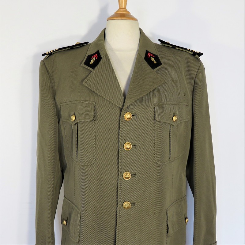 UNIFORME D'UN LIEUTENANT-COLONEL DU GENIE FABRICATION DATEE DES ANNEES 1966-1967 VESTE ET PANTALON