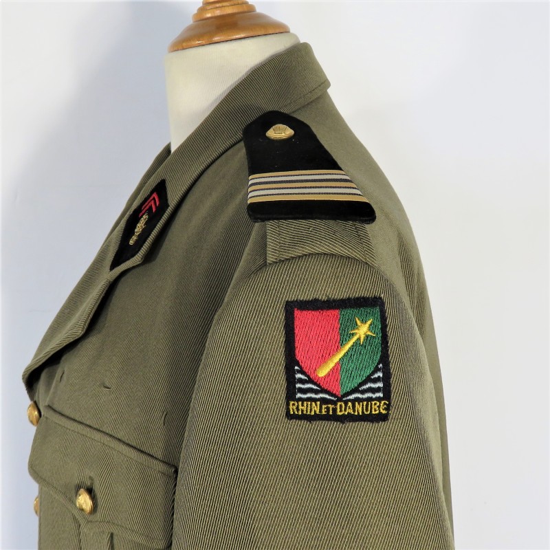 UNIFORME D'UN LIEUTENANT-COLONEL DU GENIE FABRICATION DATEE DES ANNEES 1966-1967 VESTE ET PANTALON