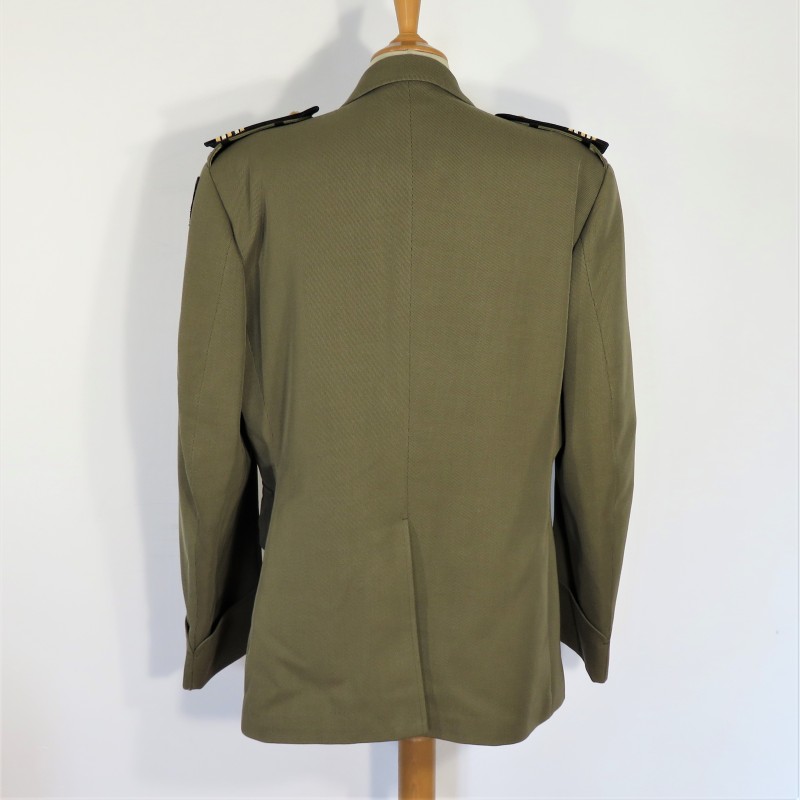 UNIFORME D'UN LIEUTENANT-COLONEL DU GENIE FABRICATION DATEE DES ANNEES 1966-1967 VESTE ET PANTALON