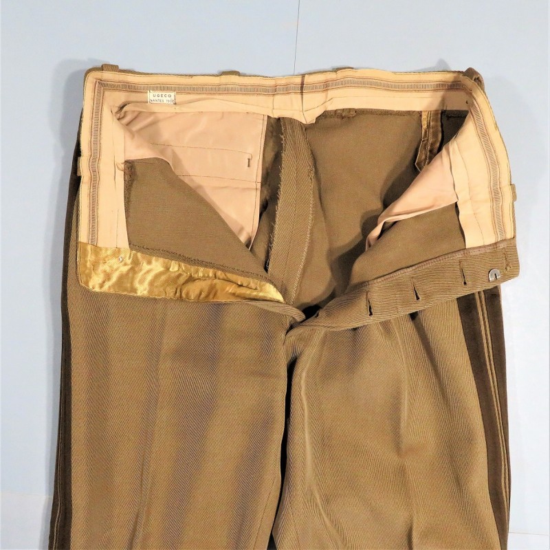 UNIFORME D'UN LIEUTENANT-COLONEL DU GENIE FABRICATION DATEE DES ANNEES 1966-1967 VESTE ET PANTALON