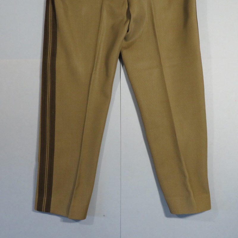 UNIFORME D'UN LIEUTENANT-COLONEL DU GENIE FABRICATION DATEE DES ANNEES 1966-1967 VESTE ET PANTALON