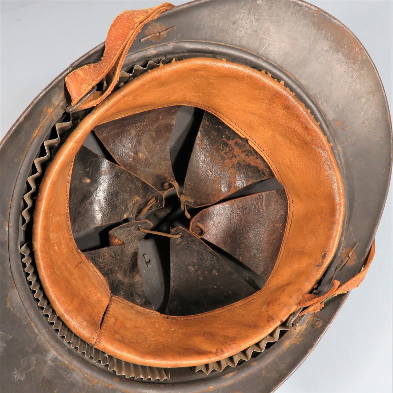 CASQUE ADRIAN MODELE 1915 INFANTERIE CAVALERIE LEGION COMPLET GUERRE 1914-1918 AVEC PLAQUE NOMINATIVE D'UN POILU