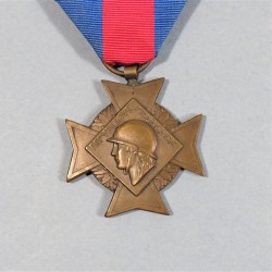 FRANCE MEDAILLE OU CROIX DES SERVICES MILITAIRES VOLONTAIRES OU MERITE MILITAIRE SECOND MODELE CLASSE BRONZE