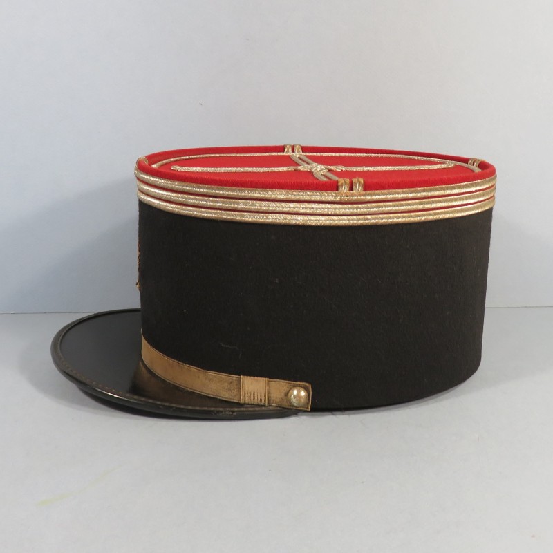 KEPI DE CAPITAINE DE CAVALERIE DRAGONS CUIRASSIERS TRAIN ANNEES 1950 - 1960 TAILLE 57