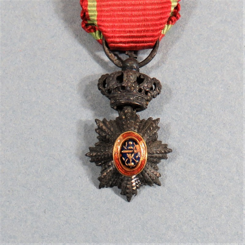 CAMBODGE REDUCTION DE LA MEDAILLE DE CHEVALIER DE L'ORDRE ROYALE CAMBODGIEN RUBAN MILITAIRE °