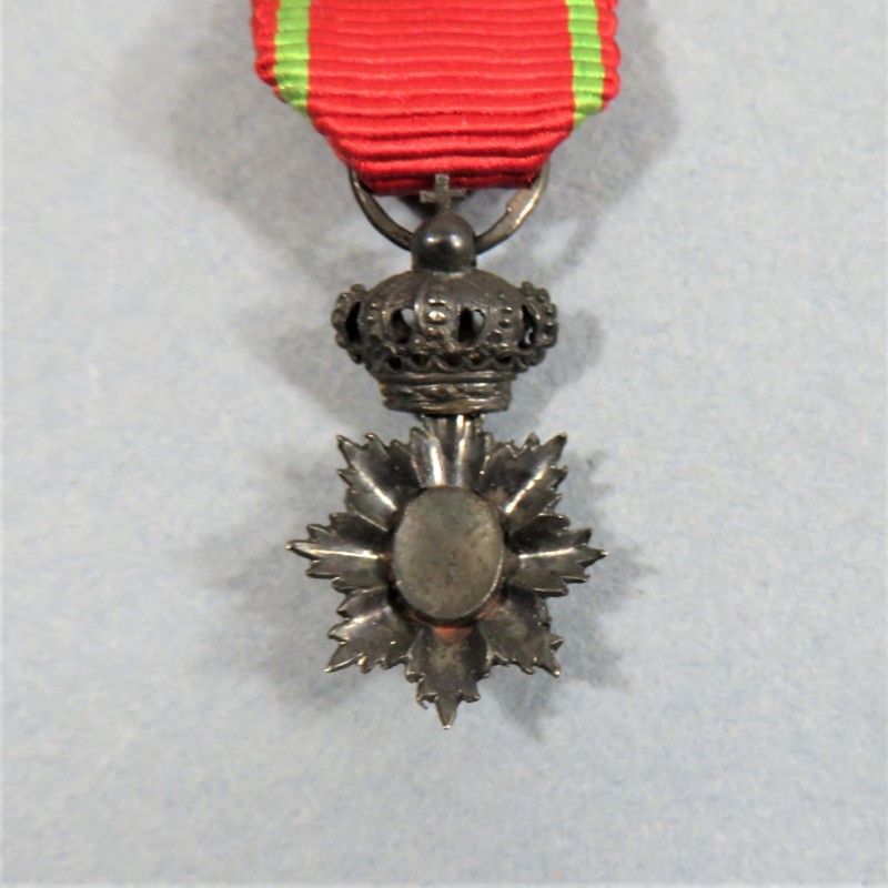 CAMBODGE REDUCTION DE LA MEDAILLE DE CHEVALIER DE L'ORDRE ROYALE CAMBODGIEN RUBAN MILITAIRE °