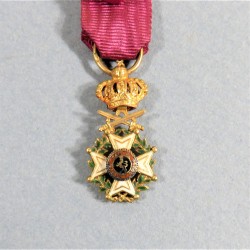 BELGIQUE REDUCTION EN OR DE LA MEDAILLE D'OFFICIER DE L'ORDRE DE LEOPOLD Ier A TITRE MILITAIRE