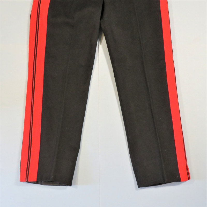 PANTALON D'OFFICIER REGIMENT D'ARTILLERIE OU ECOLE MILITAIRE TROISIEME REPUBLIQUE DRAP NOIR BANDES ROUGES TENUE 1931