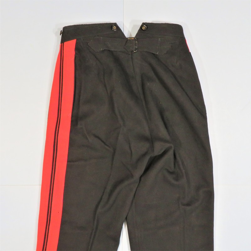 PANTALON D'OFFICIER REGIMENT D'ARTILLERIE OU ECOLE MILITAIRE TROISIEME REPUBLIQUE DRAP NOIR BANDES ROUGES TENUE 1931