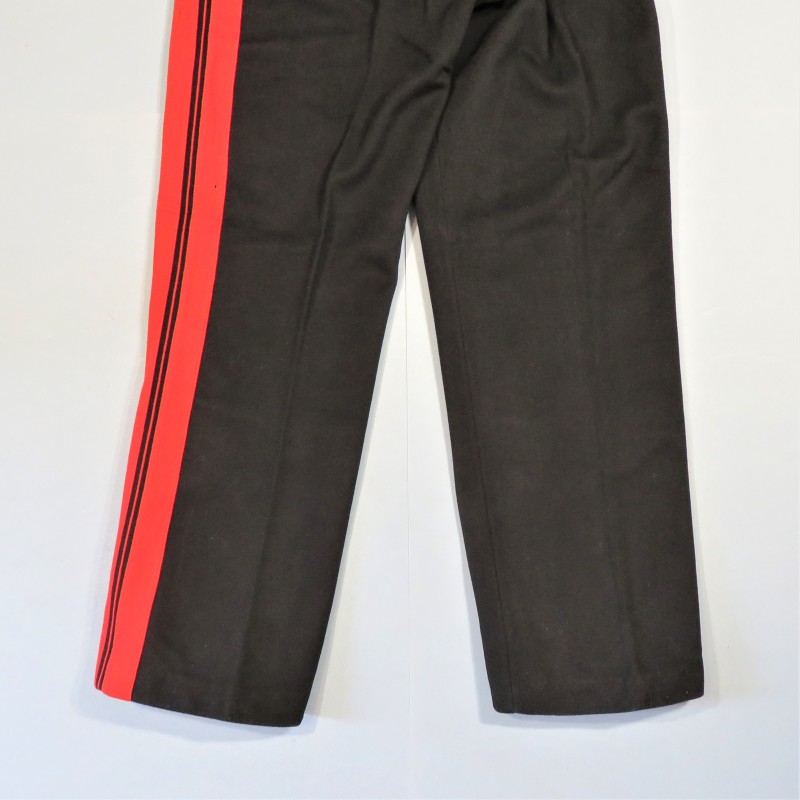 PANTALON D'OFFICIER REGIMENT D'ARTILLERIE OU ECOLE MILITAIRE TROISIEME REPUBLIQUE DRAP NOIR BANDES ROUGES TENUE 1931