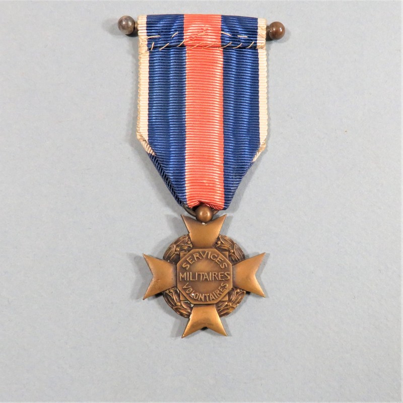 FRANCE MEDAILLE OU CROIX DES SERVICES MILITAIRES VOLONTAIRES OU MERITE MILITAIRE PREMIER MODELE CLASSE BRONZE