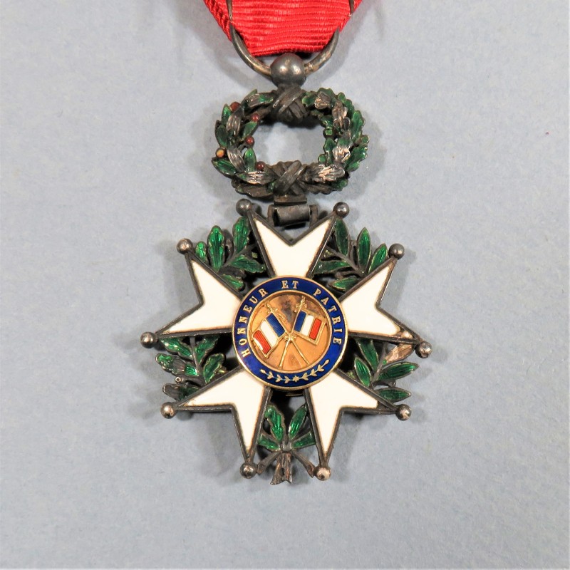 FRANCE MEDAILLE DE CHEVALIER DE L'ORDRE DE LA LEGION D'HONNEUR 3 ème REPUBLIQUE EN ARGENT MODELE LUXE A FILET