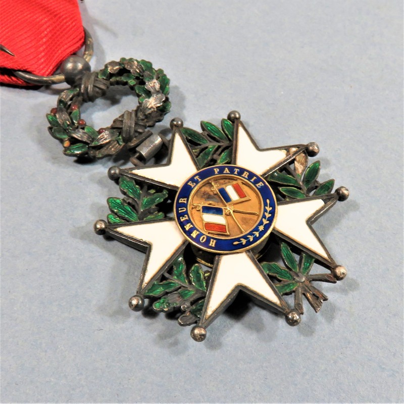 FRANCE MEDAILLE DE CHEVALIER DE L'ORDRE DE LA LEGION D'HONNEUR 3 ème REPUBLIQUE EN ARGENT MODELE LUXE A FILET