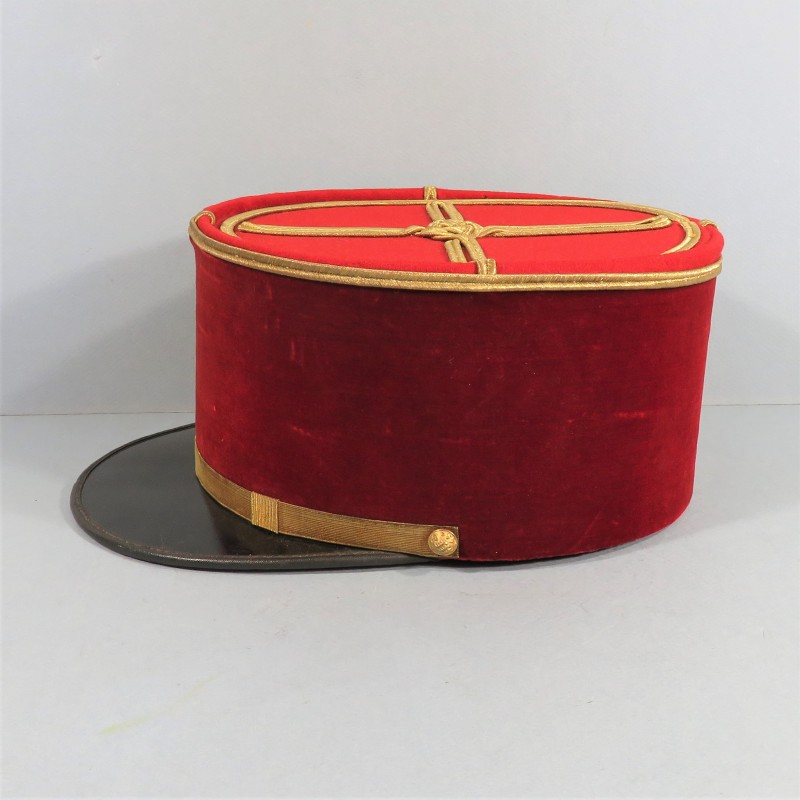 KEPI DE SOUS-LIEUTENANT DU SERVICE DE SANTE DES ARMEES MEDECIN INFIRMIER MILITAIRE MODELE 1919 - 1931 TAILLE 57