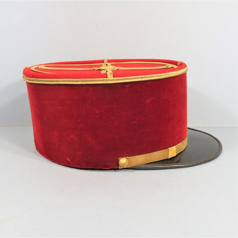 KEPI DE SOUS-LIEUTENANT DU SERVICE DE SANTE DES ARMEES MEDECIN INFIRMIER MILITAIRE MODELE 1919 - 1931 TAILLE 57