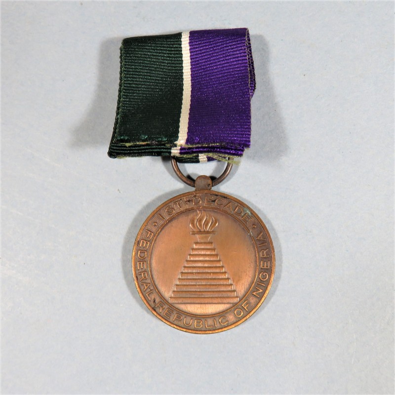 NIGERIA MEDAILLE DES 10 ANS DE LA REPUBLIQUE THE REPUBLIC MEDAL 1963-1973  NIGERIAN MEDAL °