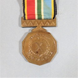 ZIMBABWE MEDAILLE MILITAIRE POUR 10 ANS DE SERVICE DANS LES FORCES ARMME ARMED FORCES FOR 10 YEARS SERVICE ATTRIBUEE NAMED °