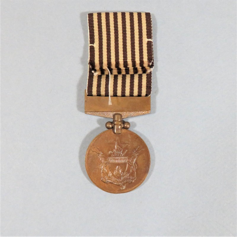 ZIMBABWE MEDAILLE DU MERITE POUR L'ARMEE COMMENDATION MEDAL FOR THE ARMY MARQUEE SUR LA TRANCHE SPECIMEN 04 °