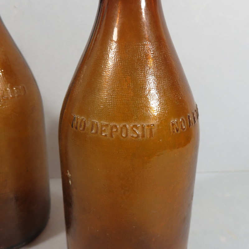 LOT DE 2 BOUTEILLES DE BIERES US WW2 VERRE MARRON ANNEES 1940 1950