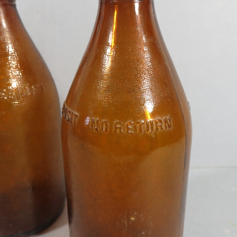 LOT DE 2 BOUTEILLES DE BIERES US WW2 VERRE MARRON ANNEES 1940 1950