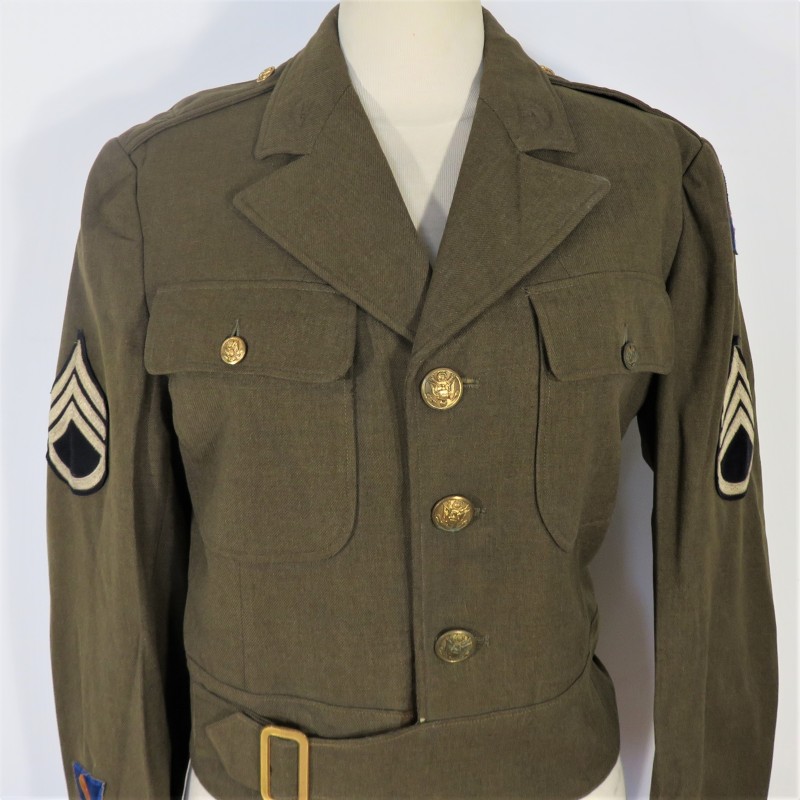 BLOUSON VESTE US " IKE " MODELE 1944 MONTE AVEC PATCH AVIATION STAFF SERGENT TAILLE 38 R ET NOMBREUX MATRICULES