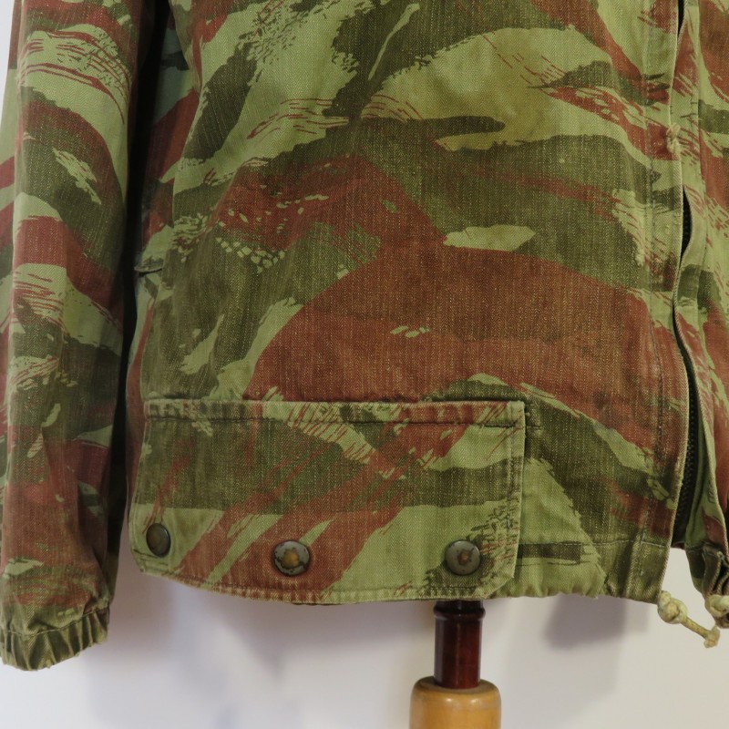 VESTE DE SAUT CAMOUFLEE DE PARACHUTISTE TAP MODELE 47/56 TROUPES AEROPORTEES LEGION ETRANGERE