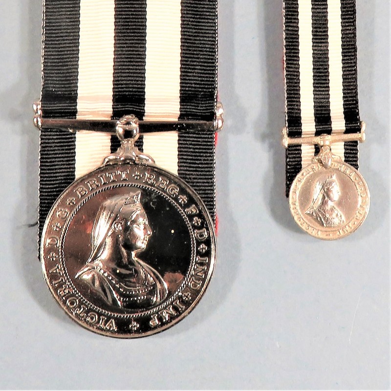 ANGLETERRE MEDAILLE POUR LES VOLONTAIRE DE ST JOHN AMBULANCE FRAPPE MODELE AVEC SA REDUCTION