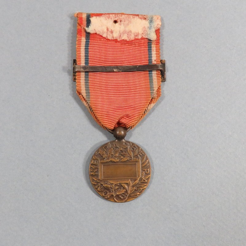 FRANCE MEDAILLE COMMEMORATIVE DE LA BATAILLE DE VERDUN ON NE PASSE PAS 21 FEVRIER 1916 AVEC BARRETTE VERDUN MODELE ANONYME