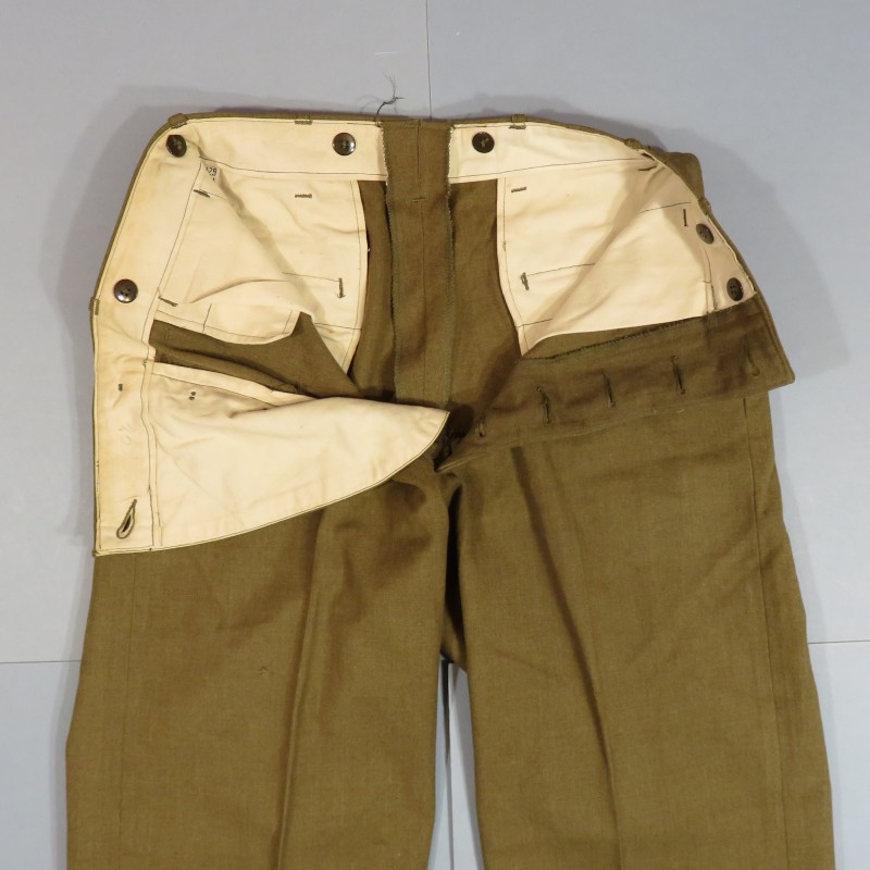 PANTALON US TROUPE MOUTARDE MODELE 1937 ETIQUETTE DATEE 1940 TOUR DE TAILLE 80 cm UNIFORME GI DATE 1945