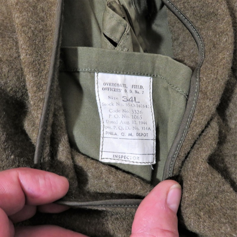 MANTEAU OU OVERCOAT FIELD OFFICIERS US MODELE 1942 AVEC SA DOUBLURE ETIQUETTE DATEE 1944 TAILLE US 34L