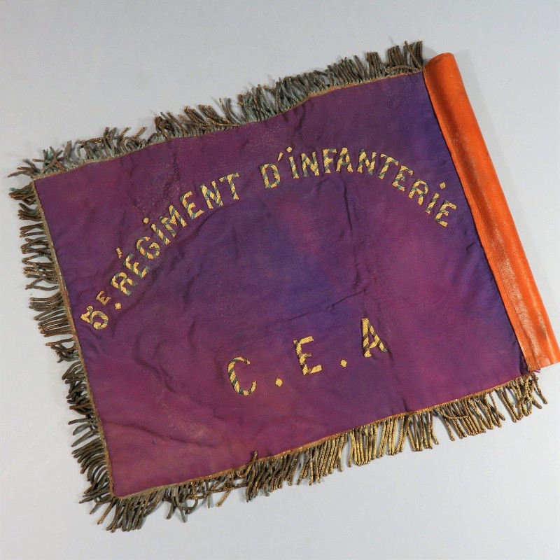 ENSEMBLE DE 2 FANIONS DU 5 ème RI REGIMENT D'INFANTERIE NAVARRE SANS PEUR 3 ° C.C. ET C.E.A ANNEES 1950-1970