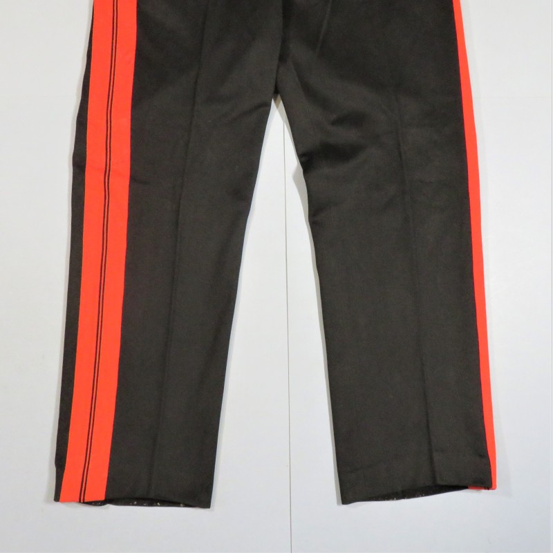 PANTALON D'OFFICIER REGIMENT D'ARTILLERIE OU ECOLE MILITAIRE TROISIEME REPUBLIQUE DRAP NOIR BANDES ROUGES TENUE 1893 ET 1931