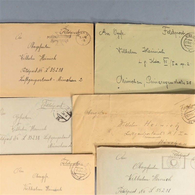 ENSEMBLE DE  LETTRES COURRIERS ET DOCUMENTS IIIème REICH FELDPOST CORRESPONDANCE ET REPONCES D'UN CAPORAL CHEF ET SA FAMILLE