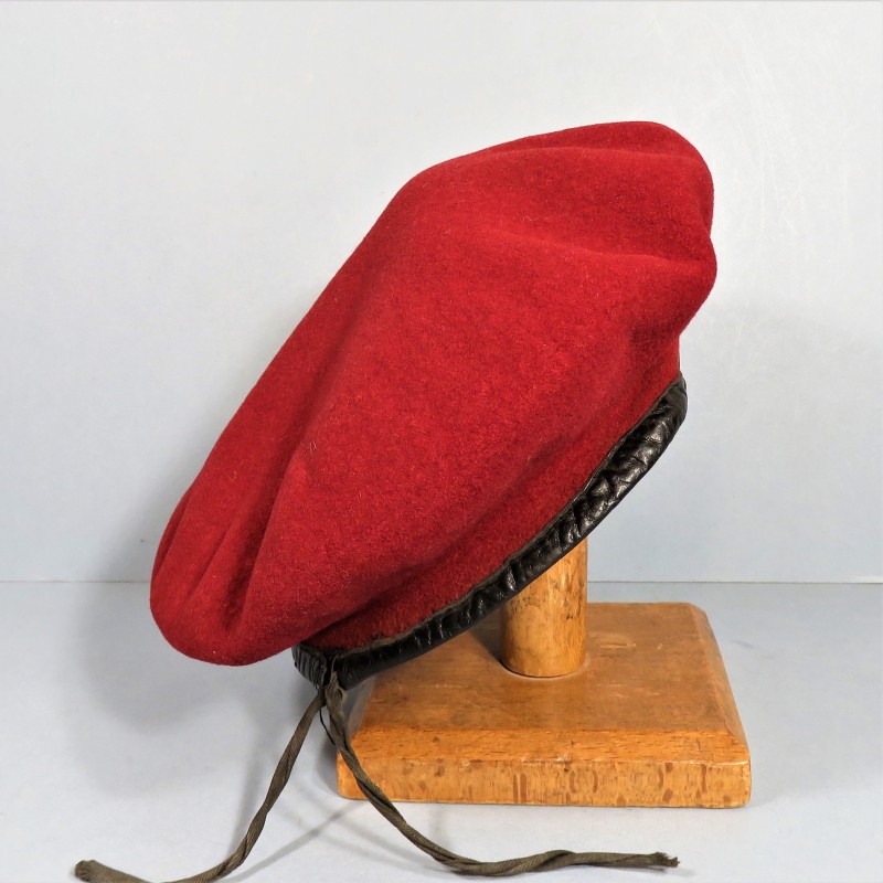 BERET ROUGE AMARANTE PARACHUTISTES COLONIAUX TAP INSIGNE DRAGO PARIS MODELE 1953 ALGERIE TAILLE 55