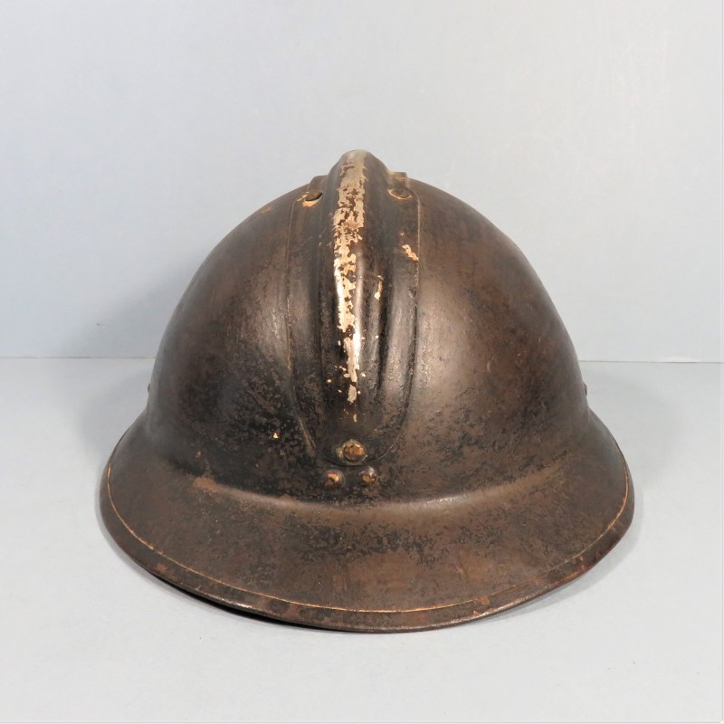 CASQUE BELGE MODELE 1931 FABRICTION X.BUISSET INSIGNE TETE DE LION PEINT EN NOIR POUR LA GENDARMERIE SECONDE GUERRE