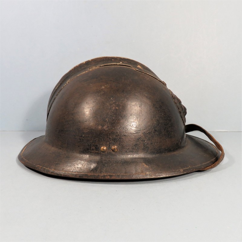 CASQUE BELGE MODELE 1931 FABRICTION X.BUISSET INSIGNE TETE DE LION PEINT EN NOIR POUR LA GENDARMERIE SECONDE GUERRE