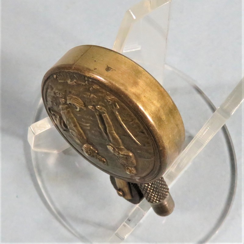 BRIQUET DE POILUS JEANNE D'ARC ET REPRESENTATION DU TABLEAU L'ANGELUS ARTISANAT DE TRANCHEES GUERRE 1914 - 1918