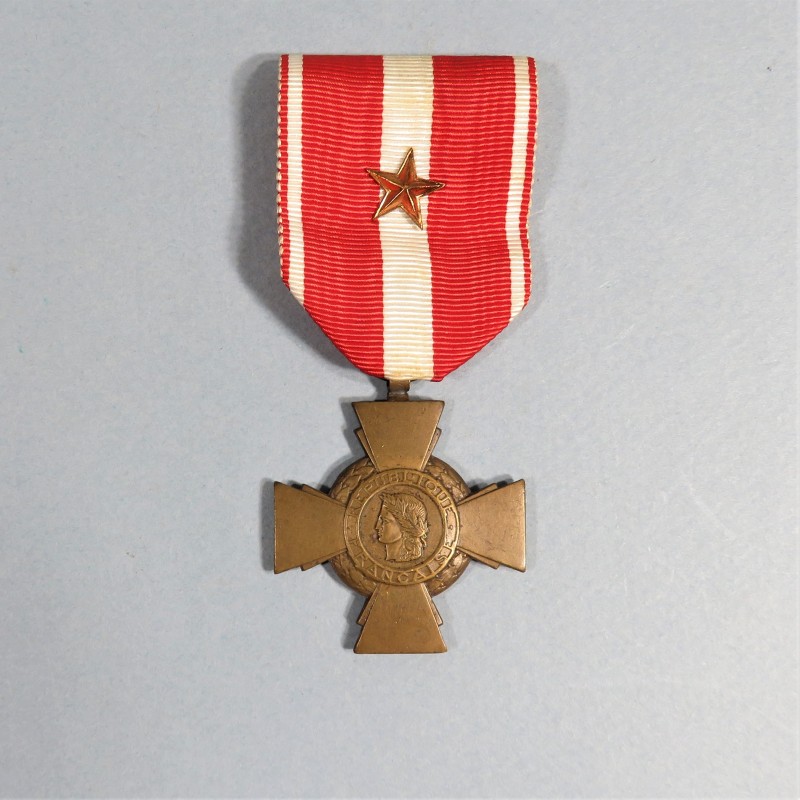 FRANCE MEDAILLE CROIX DE LA VALEUR MILITAIRE AVEC UNE CITATION FRENCH CROSS FOR MILITARY VALOR EN BOITE