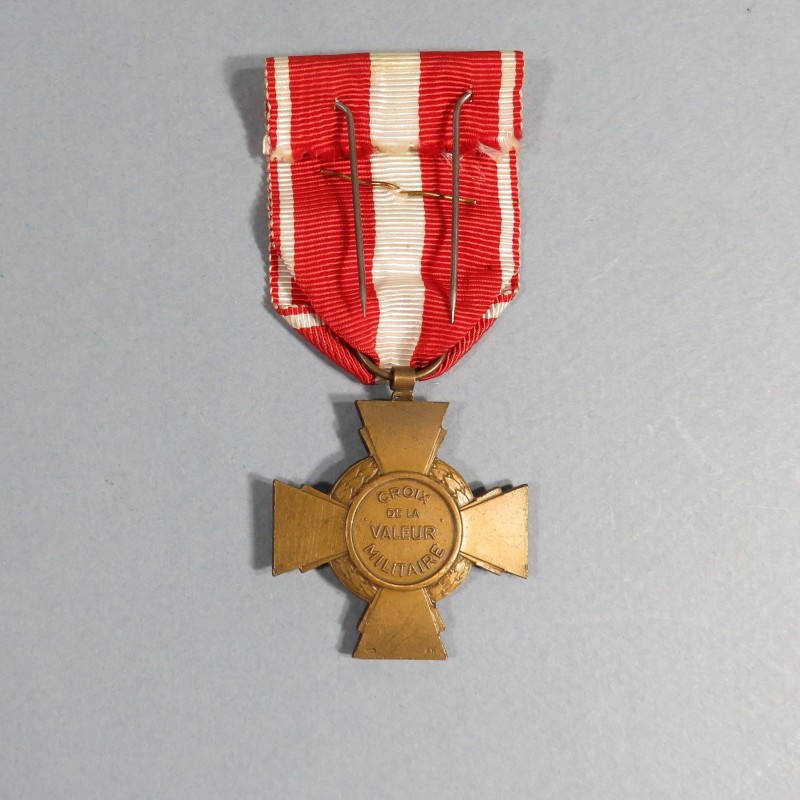 FRANCE MEDAILLE CROIX DE LA VALEUR MILITAIRE AVEC UNE CITATION FRENCH CROSS FOR MILITARY VALOR EN BOITE