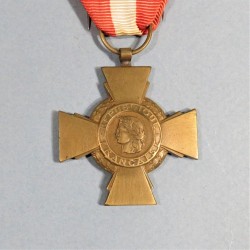 FRANCE MEDAILLE CROIX DE LA VALEUR MILITAIRE AVEC DEUX CITATIONS FRENCH CROSS FOR MILITARY VALOR