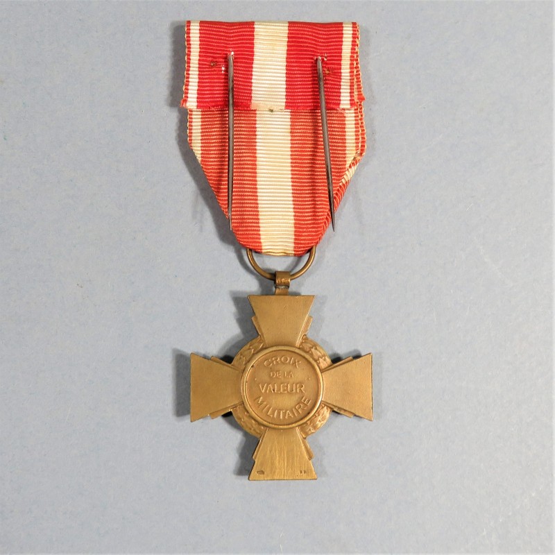 FRANCE MEDAILLE CROIX DE LA VALEUR MILITAIRE AVEC DEUX CITATIONS FRENCH CROSS FOR MILITARY VALOR