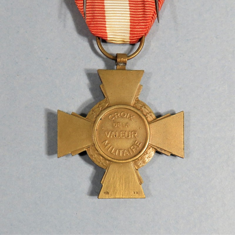 FRANCE MEDAILLE CROIX DE LA VALEUR MILITAIRE AVEC DEUX CITATIONS FRENCH CROSS FOR MILITARY VALOR