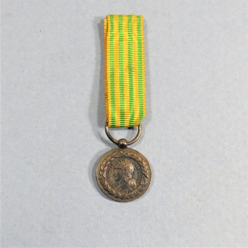 REDUCTION DE LA MEDAILLE DU TONKIN CHINE ANNAM EN 1883 - 1885 MODELE TERRE 6 BATAILLES °