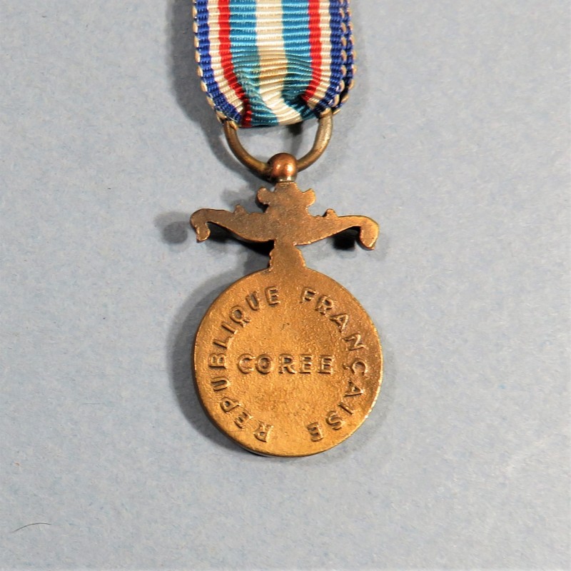 REDUCTION DE LA MEDAILLE FRANCAISE COMMEMORATIVE DE LA GUERRE DE COREE °