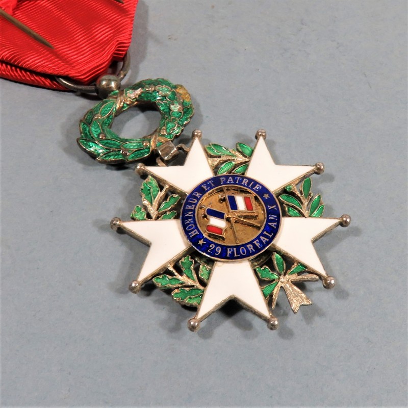 FRANCE MEDAILLE DE CHEVALIER DE L'ORDRE DE LA LEGION D'HONNEUR 5 ème REPUBLIQUE EN ARGENT