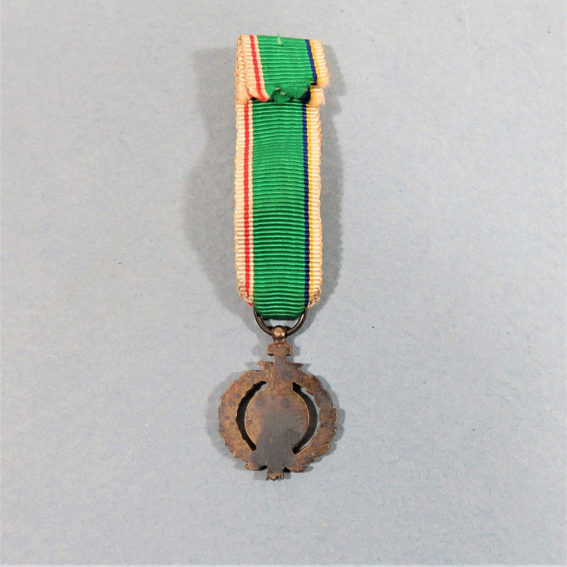 CENTRAFRIQUE REDUCTION DE LA MEDAILLE D'OFFICIER DE L'ORDRE DU MERITE AGRICOLE °