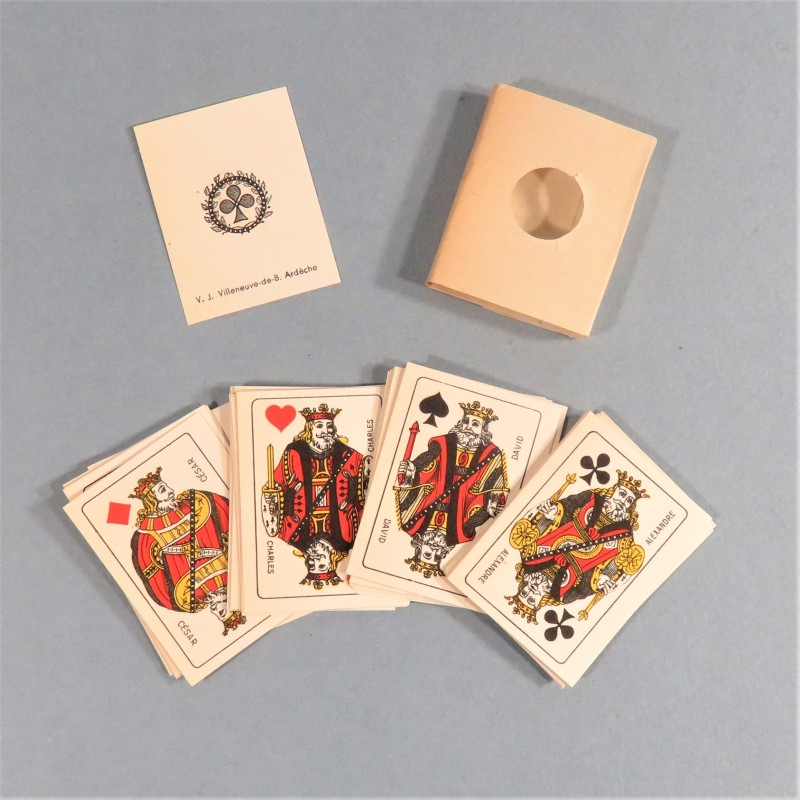 PETIT JEU DE CARTES DE RATIONS MILITAIRES FABRICATION V.J. VILLENEUVE LES B. ARDECHE GUERRE 1914-1918 JEU DES POILUS