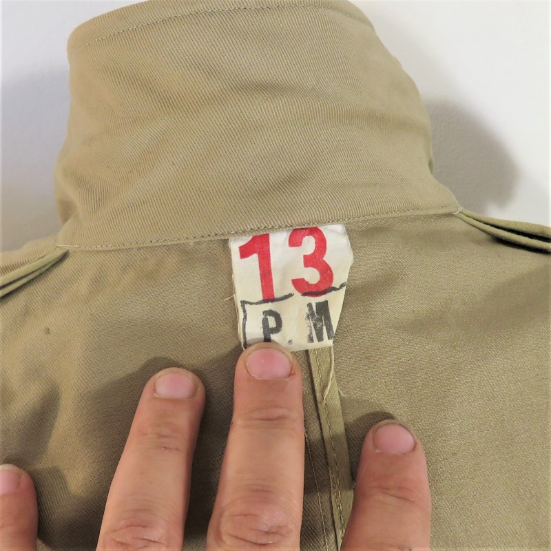 VESTE D'UN SOUS LIEUTENANT DU 1 er REGIMENT DE CHASSEURS PARACHUTISTES EN ALGERIE 11 ème DLI PARA PUTSCH ALGER